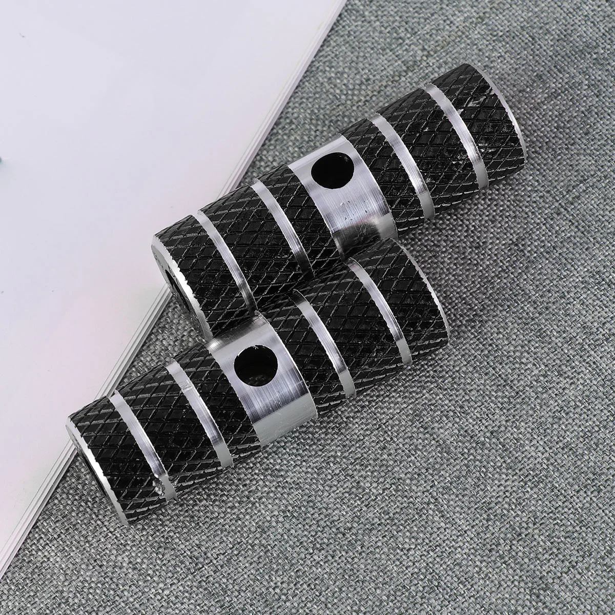 

Aluminum Alloy Bike Cylinder Seat Axle Stunt Pegs 95mm 10mm Quick Release Easy Install Mountain Bicycle Peg Stunt