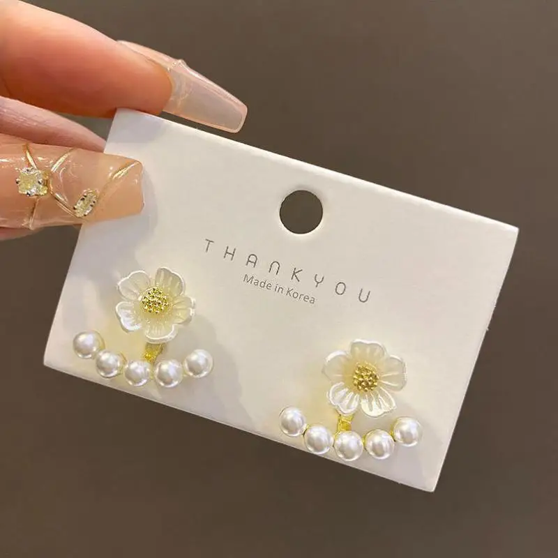 Korean Version Of A Pair Of Pearl Flower Super Fairy Earrings With Small Fresh Temperament Personalized Internet Red Earrings