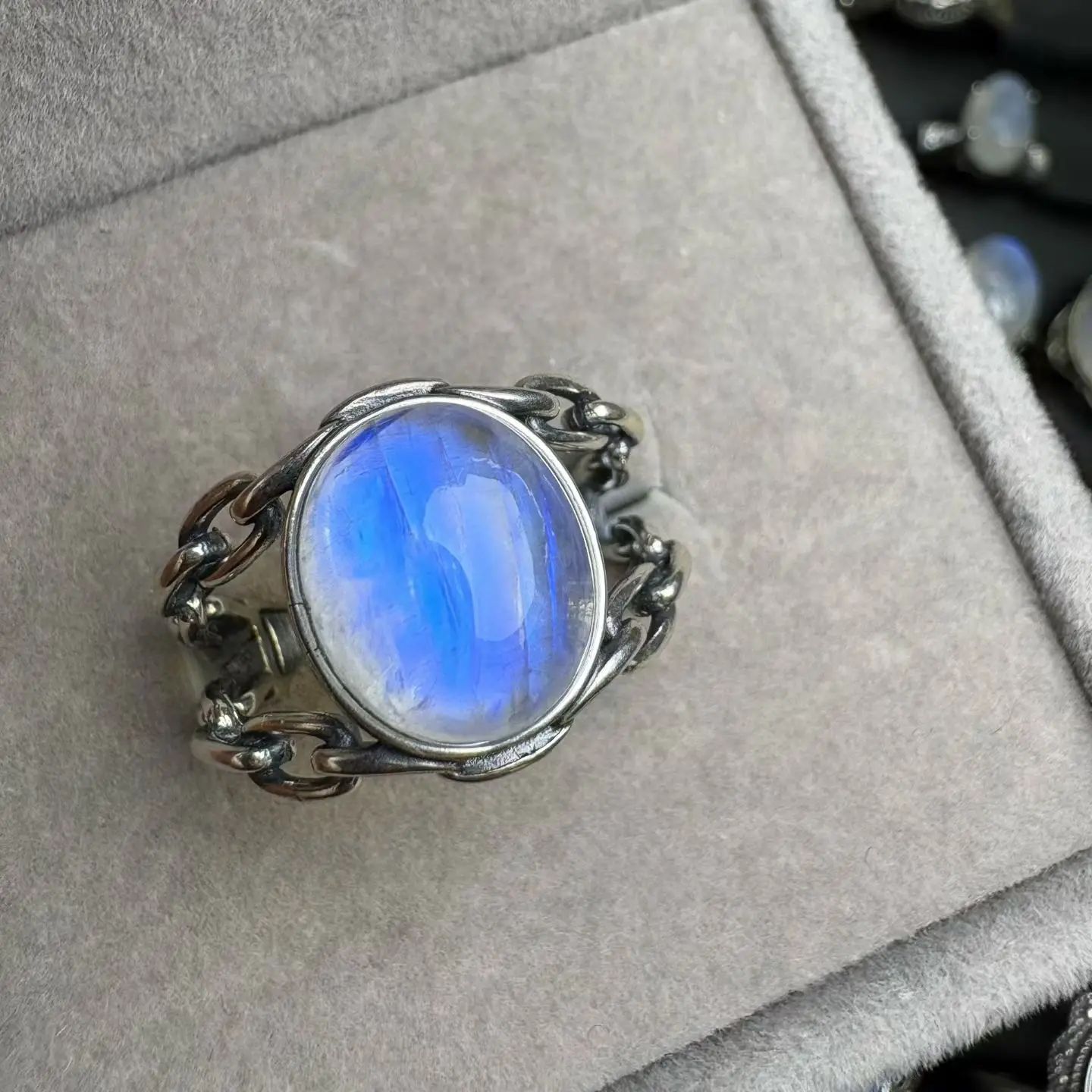 1 Pc Fengbaowu Natural Blue Moonstone Ring Oval Cabochon Ring 925 Sterling Silver Resizable Fashion Jewelry Gift Women