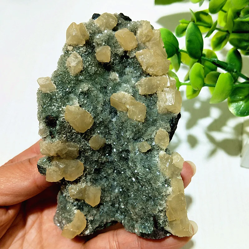 Natural Stone Raw Minerals Apophyllite Shining Crystals Ore Mark And Fluorite Symbiont Beautiful Feng Shui Room Decoration