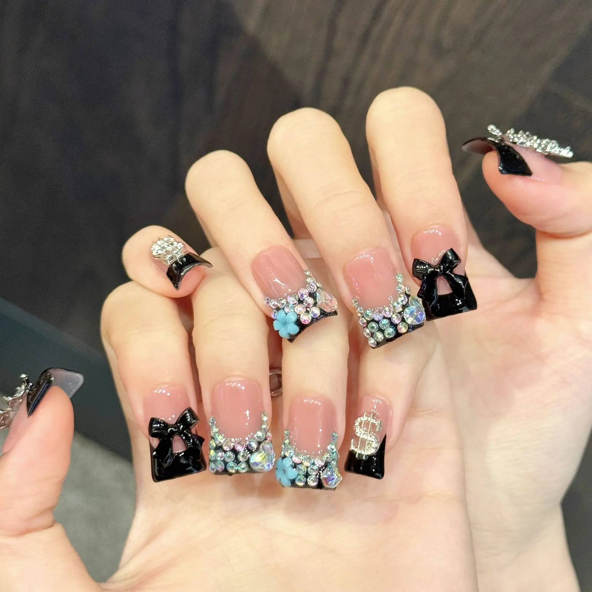 Short Duckbill Handmade 3D Silver Butterfly Press On Nails Decor 10pcs Reusable Black French False Nail Art For Women Daily Wear