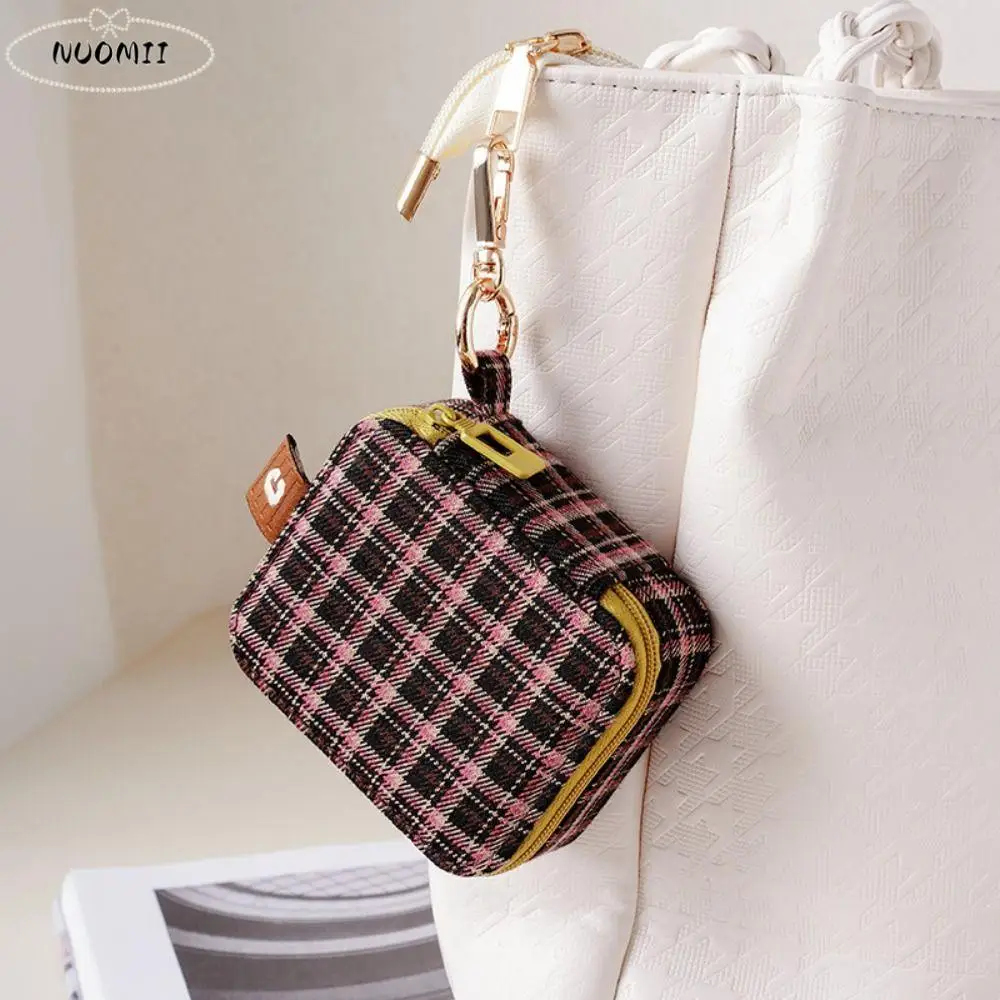 

Retro With keychain Jewelry Storage Case Luxury Square Ring Box Lightweight Grid pattern Earrings Necklace Organizer Travel