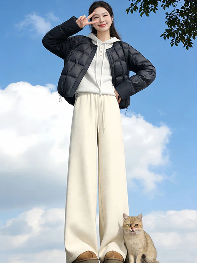 

Новая зимняя ультрамодная женская повседневная универсальная укороченная куртка-пуховик в корейском стиле, свободного кроя, маленького размера