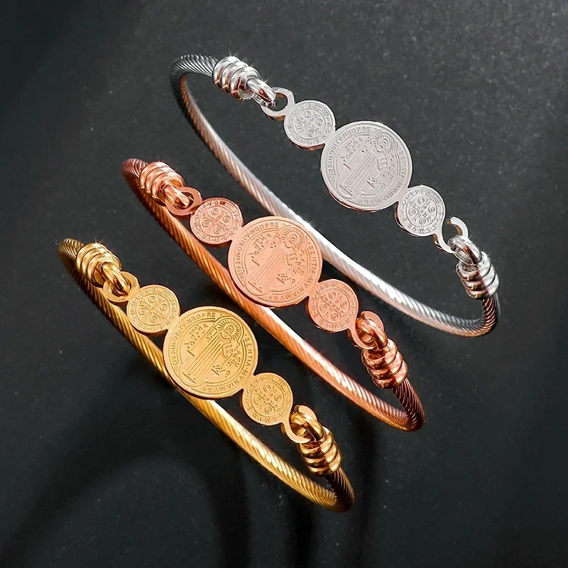 Pulsera de Cruz de San Benito de acero inoxidable para hombres y mujeres, joyería cristiana, brazalete de San Benito, regalo conmemorativo