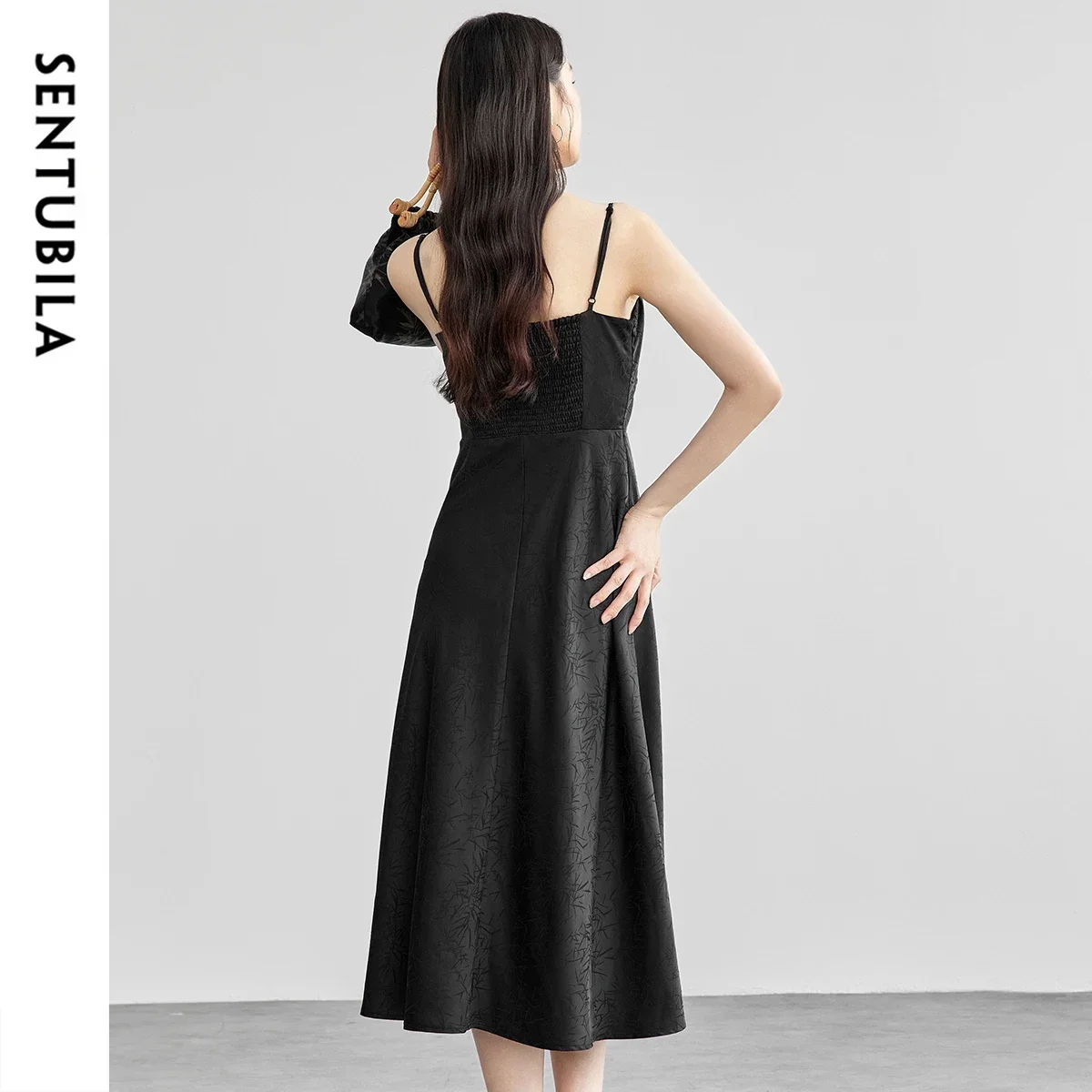 SENTUBILA Zwart Satijnen Slipdress Dames 2026 Lente Herfst Sexy Elegant Feest Chinese Stijl Jacquard Midi-jurken Dames 151L57844