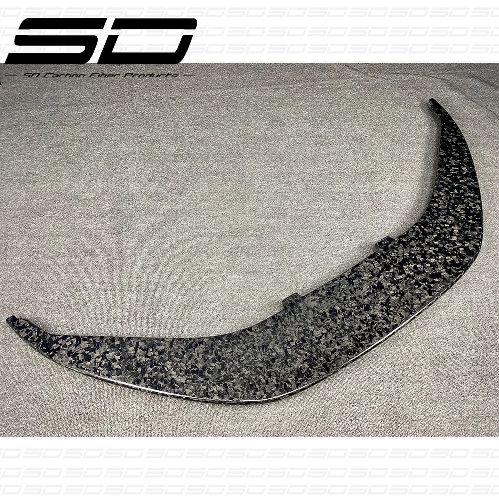 High Quality Real Dry Carbon Fiber V Style Front Lip For Au di R8