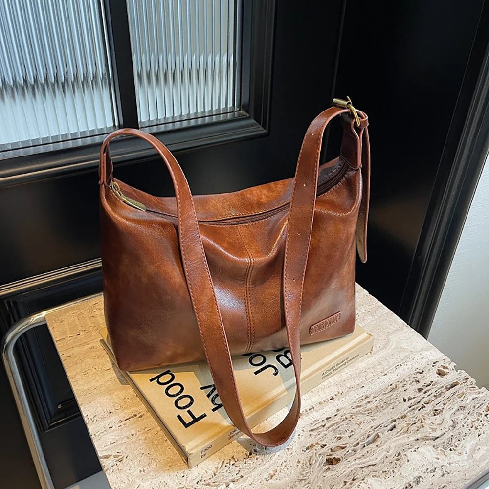 

Коричневые кофейные сумки через плечо в стиле ретро для женщин, новинка 2025 года, повседневная сумка на одно плечо большой вместимости, масляная восковая кожаная дорожная сумка