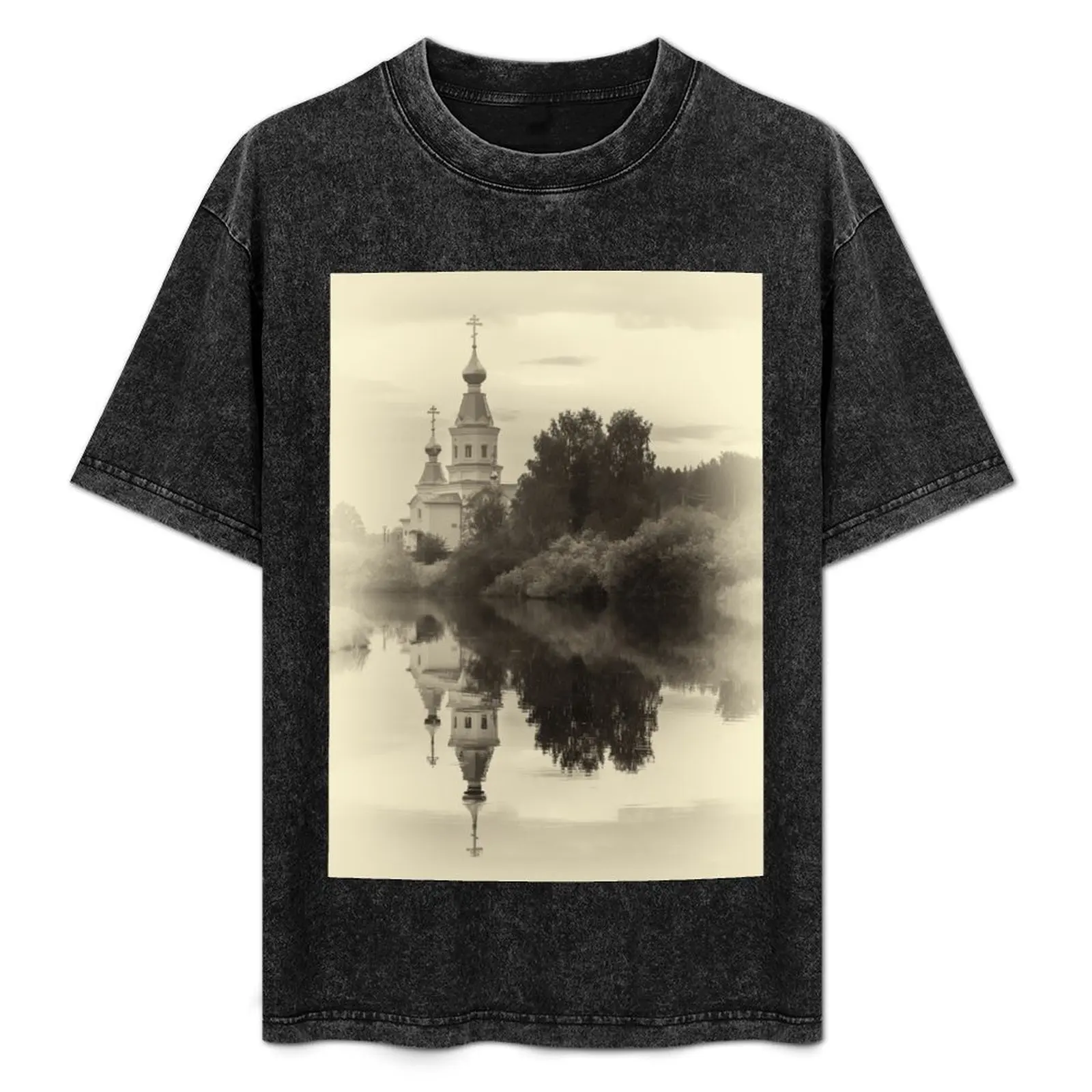 

Russian Church reflection T-Shirt Trend Art Print T-Shirt