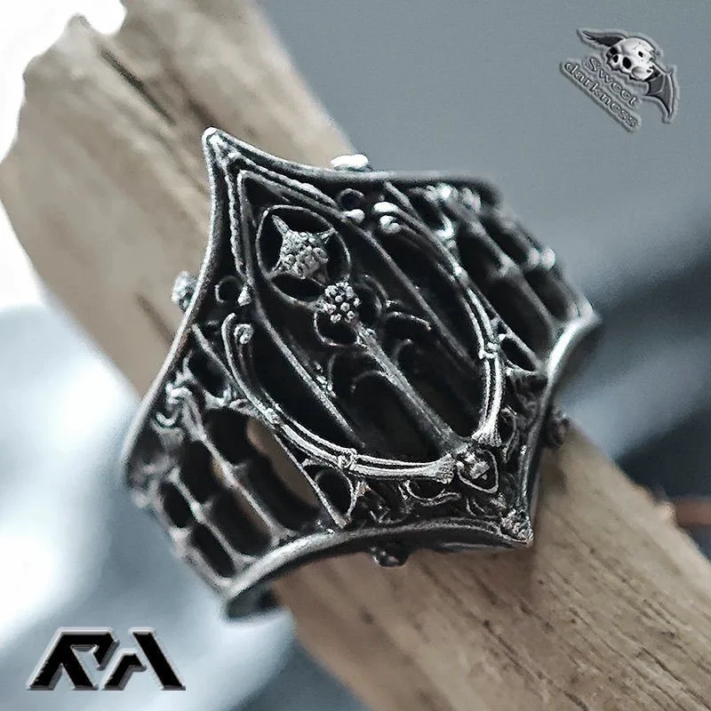 Discover the Ultimate Gothic Vintage Ring at an Unbeatable Price!