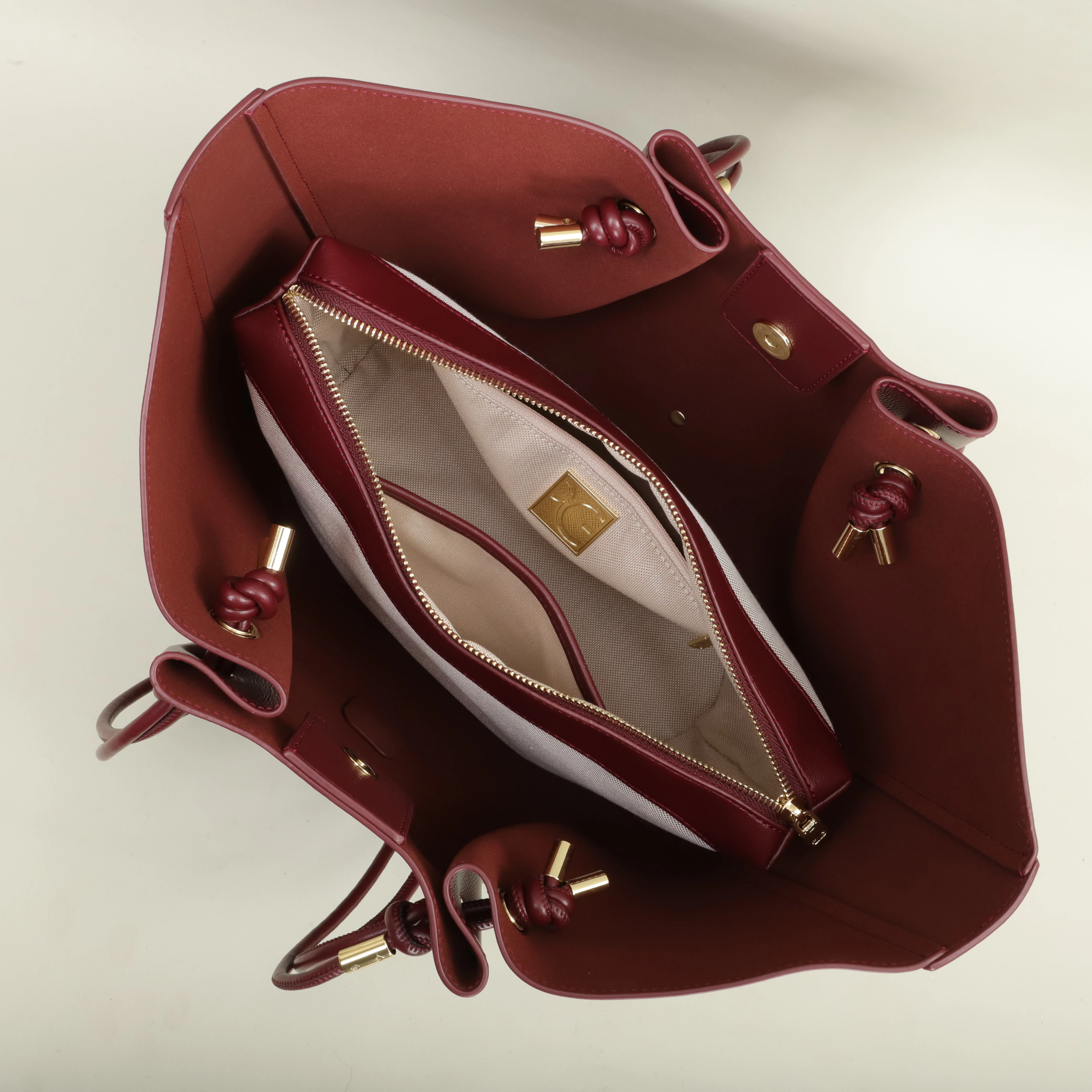 PG Luxusmarke Große Kapazität Computer-Tragetasche 2026 Neue Mode Klassische Casual Designer Exklusive Schultertasche – Detail 33