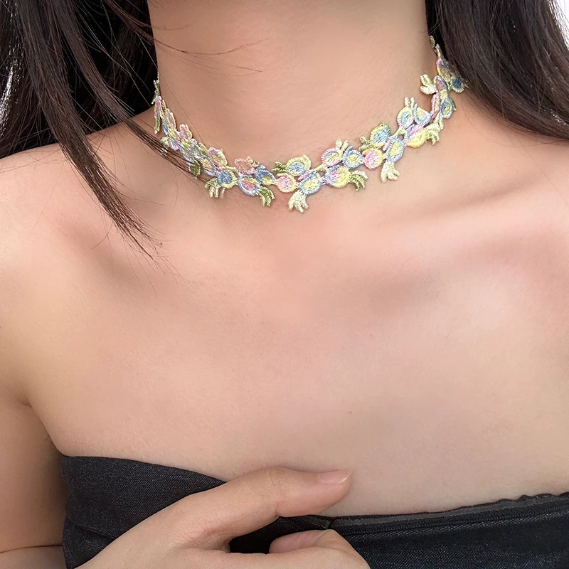 Y2K الدانتيل والتطريز الزهور قلادة للنساء الفتيات نوعية جيدة الحلو أنيقة المختنق طوق تصميم رومانسي التبعي