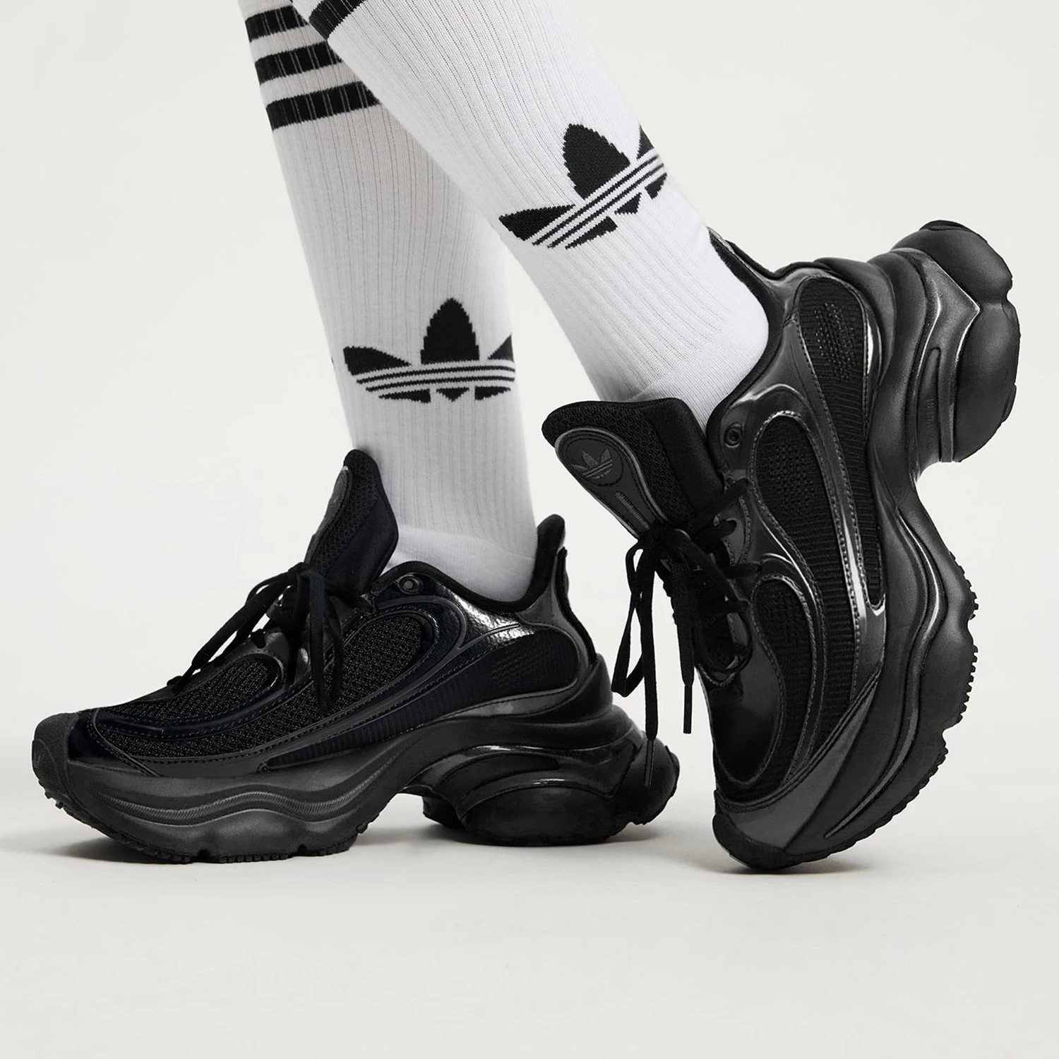 

Аутентичные женские кроссовки Adidas клеверлиф в классическом стиле на толстой подошве в стиле ретро JS2468