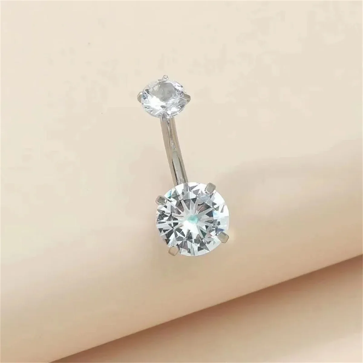 7-teiliges Nabelring-Set aus Edelstahl mit Zirkon