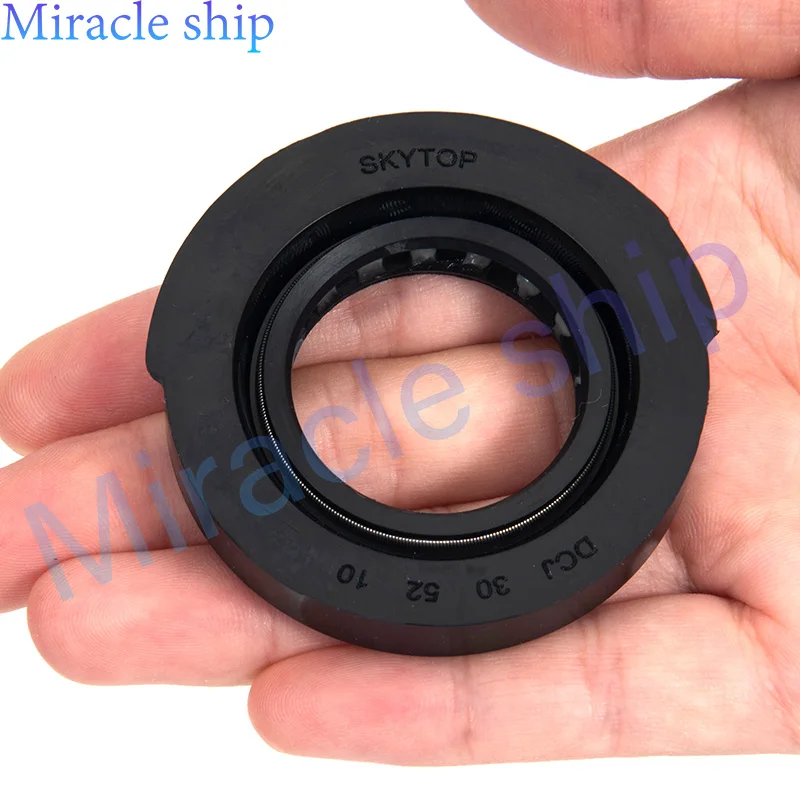 

09289-30008 Oil Seal For Suzuki Outboard Motor DT15 DT9.9 2T 15HP 20HP 25HP 28HP 09289-30008-000 Boat Engine Replacement Parts