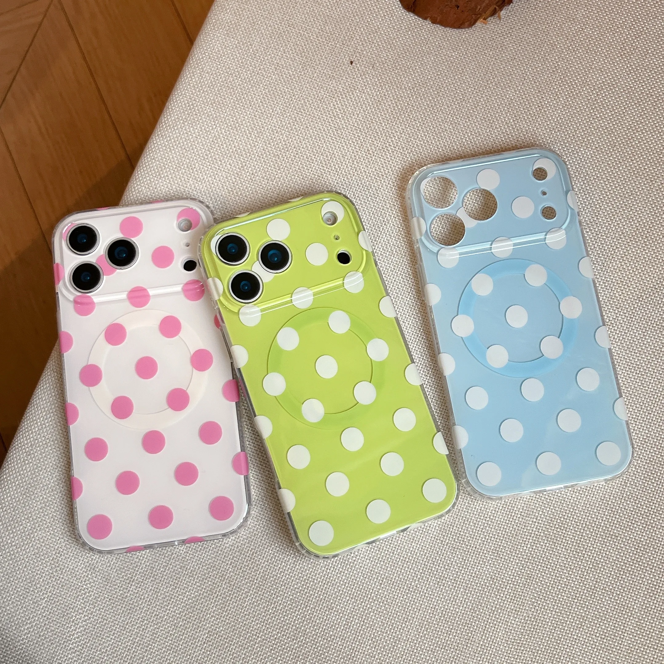 Niedliche Polka Dots Candy-Farben Magsafe Handyhülle für iPhone 17 16 15 14 13 Pro Max Magnetische Kabellose Ladefunktion IMD Stoßfänger-Hülle