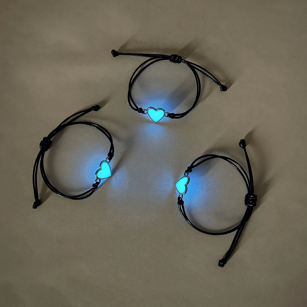 مجموعة مكونة من 3 قطع من أساور القلب المتوهجة في الظلام وأساور الصداقة وإكسسوارات المجوهرات المضيئة #6