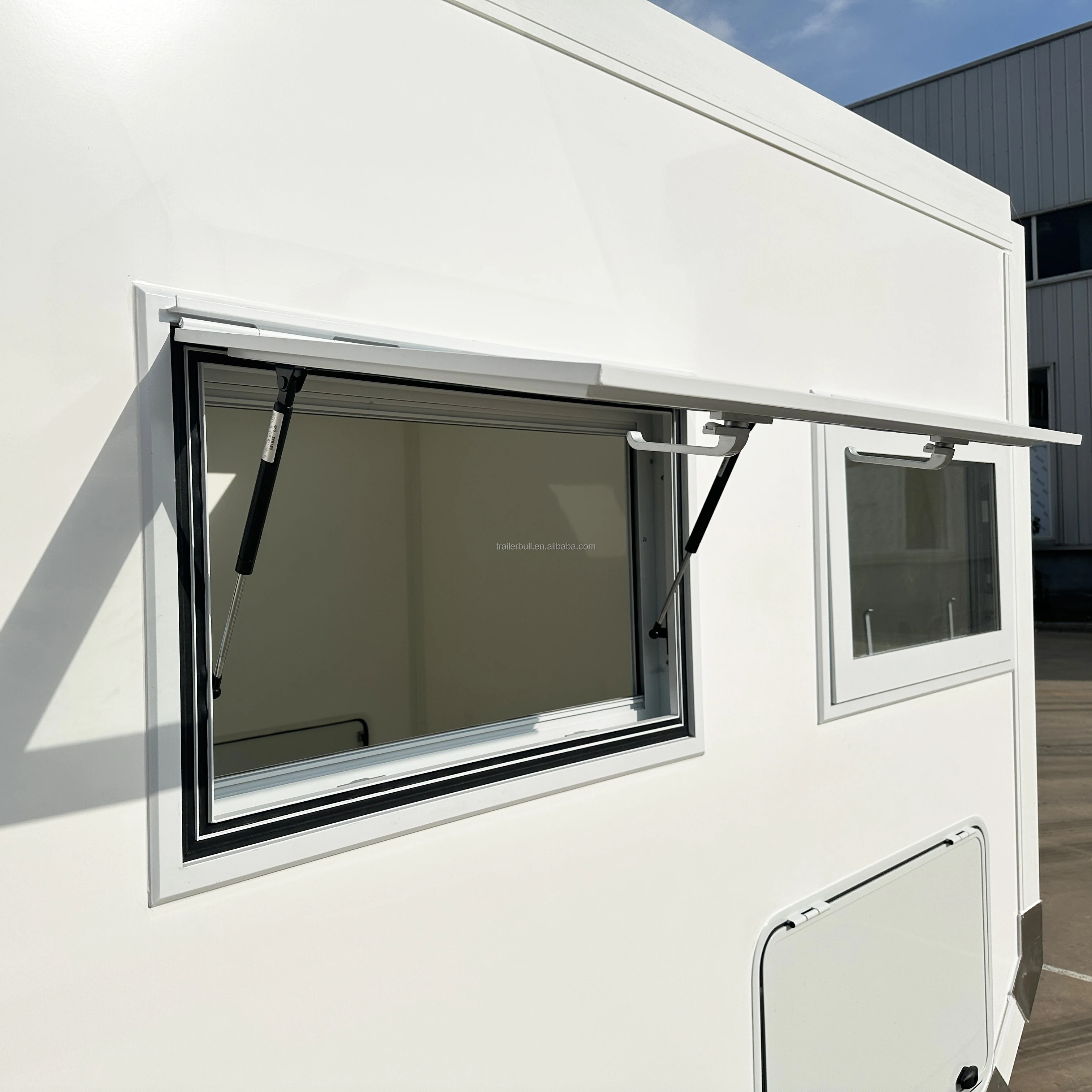 Aangepaste expeditie gehard glas RV Windows populaire pasvorm voor camper recreatieve voertuigen camper vrachtwagens campers