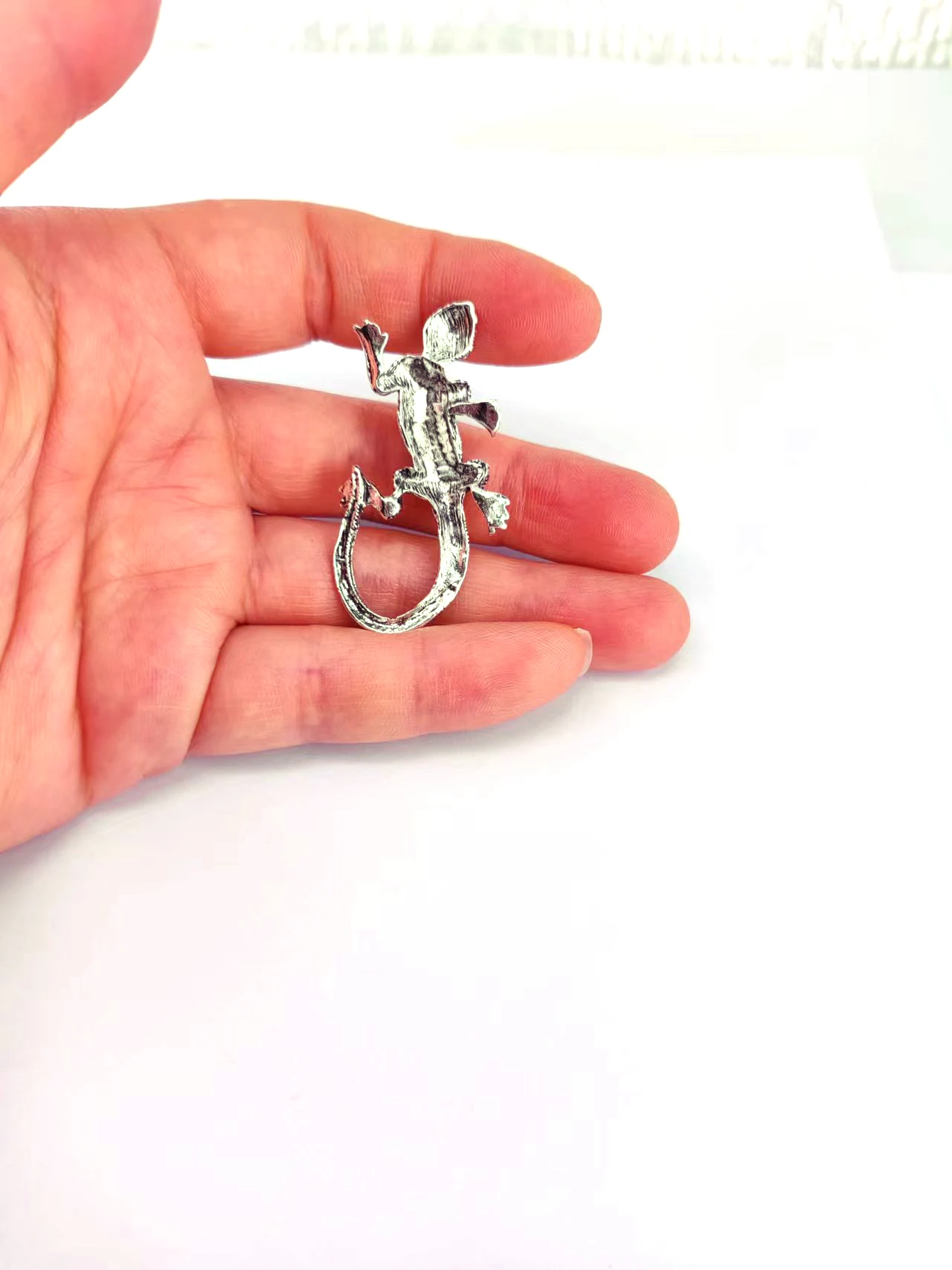 5pcs Charms Gecko Antique Silver Color Lizard Charm Pendant for DIY women man Accessories Wholesale Jewelry