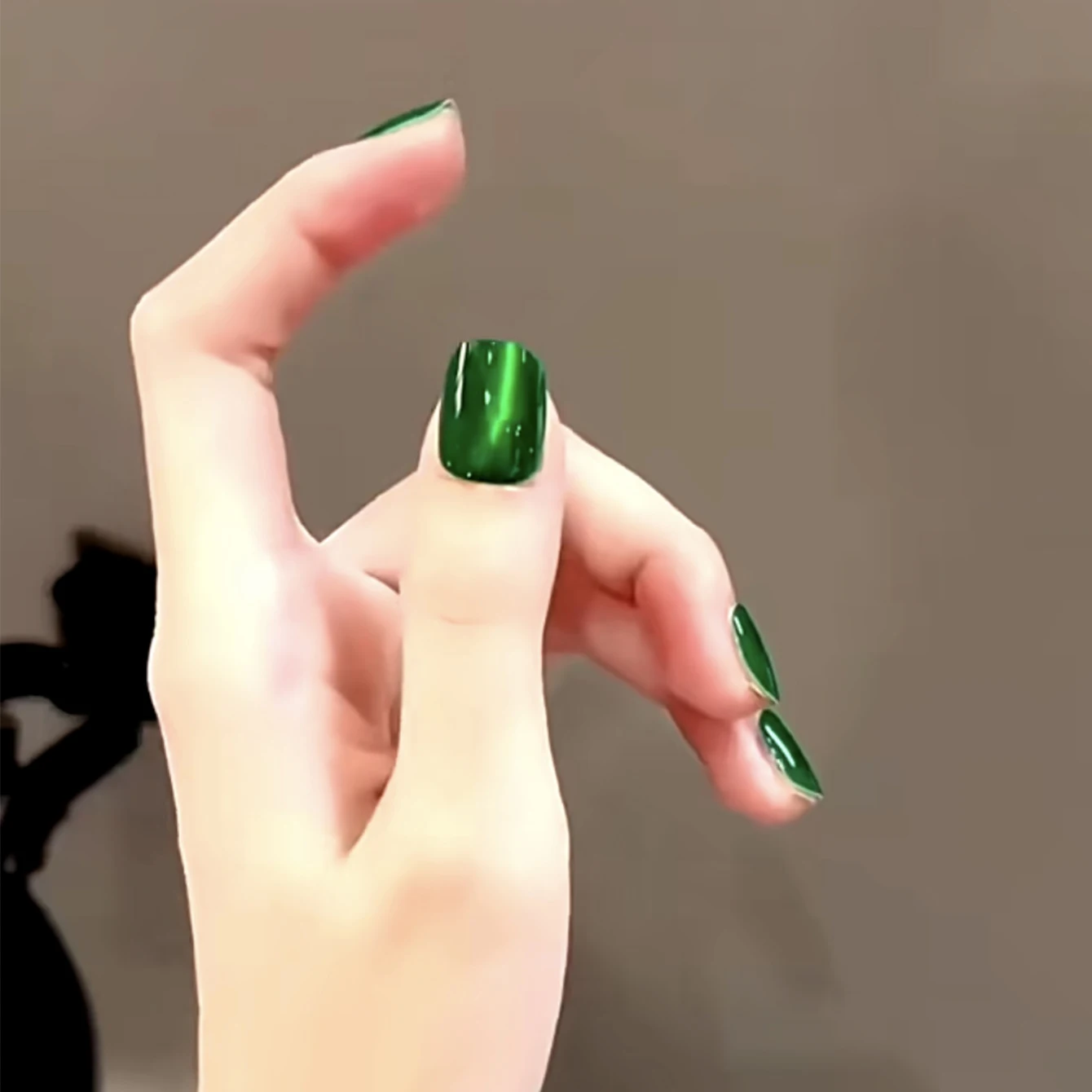 WS 10ML Selling Imperial Green Emerald Cat Eye Gel Nail Polish Green Nails Special Phototherapy Gel Nail Polish