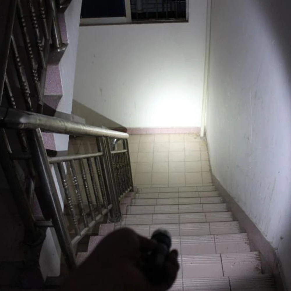 C8-Lampe de Poche LED Injuste, 2000lm, 5 Modes, Lanterne, Torche Extérieure Étanche, Camping, Randonnée