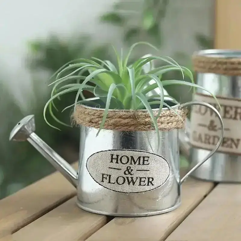 New Creative Retro Small Iron Watering Can Garden Ornaments Flowerpots Home Decoration Bucket Pots for Flowers Plant Accessories