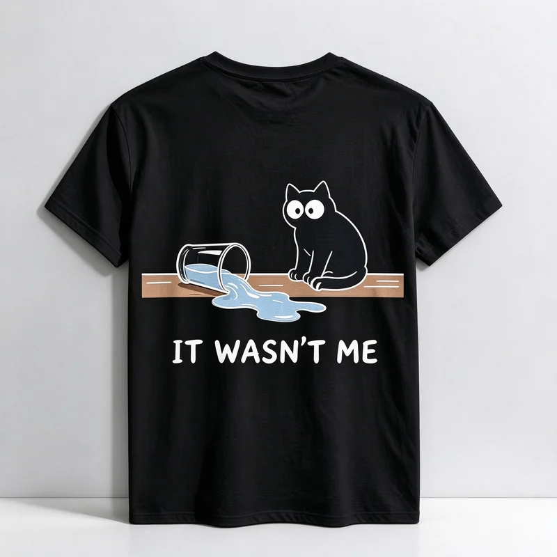 Humorous It Wasn't Me Black Cat Back Graphic T‑Shirt for Men Spilled Cup Kitty Print Short Sleeve Tee Casual Cotton Top