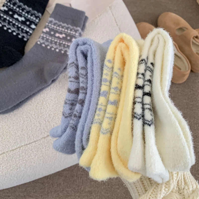 

Fleece Socks Women Autumn and Winter Thicken Warm Japanese Medium Tube Socks Velvet Thermal Boots Floor Sleep Socks Women Gifts