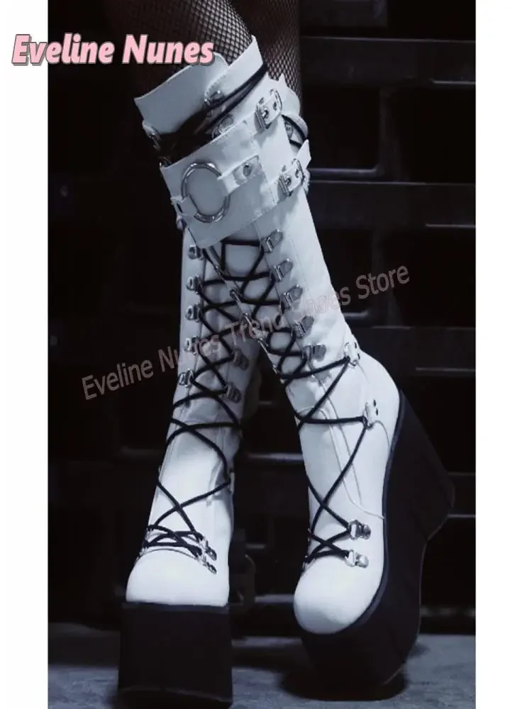 Schwarze Gothic-Kniehohe Plateaustiefel Punk Multi-O-Ring Metallschnallen Schnürstiefel Y2K Rock Motorrad Cosplay Schuhe