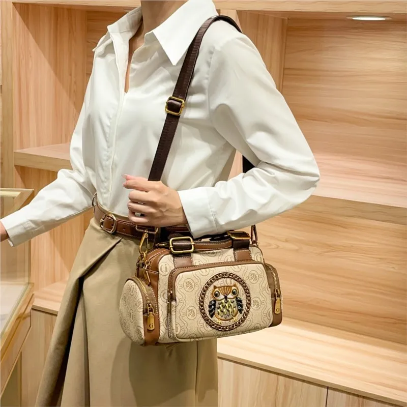 

Boston Pillow Bag Women's 2025 Autumn/Winter New Light Luxury Brand Fashion Old Flower Owl Handheld Crossbody Bag Exquisite