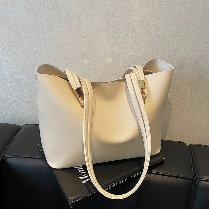 

Large capacity commuter shoulder bag versatile ins premium sense tote bag