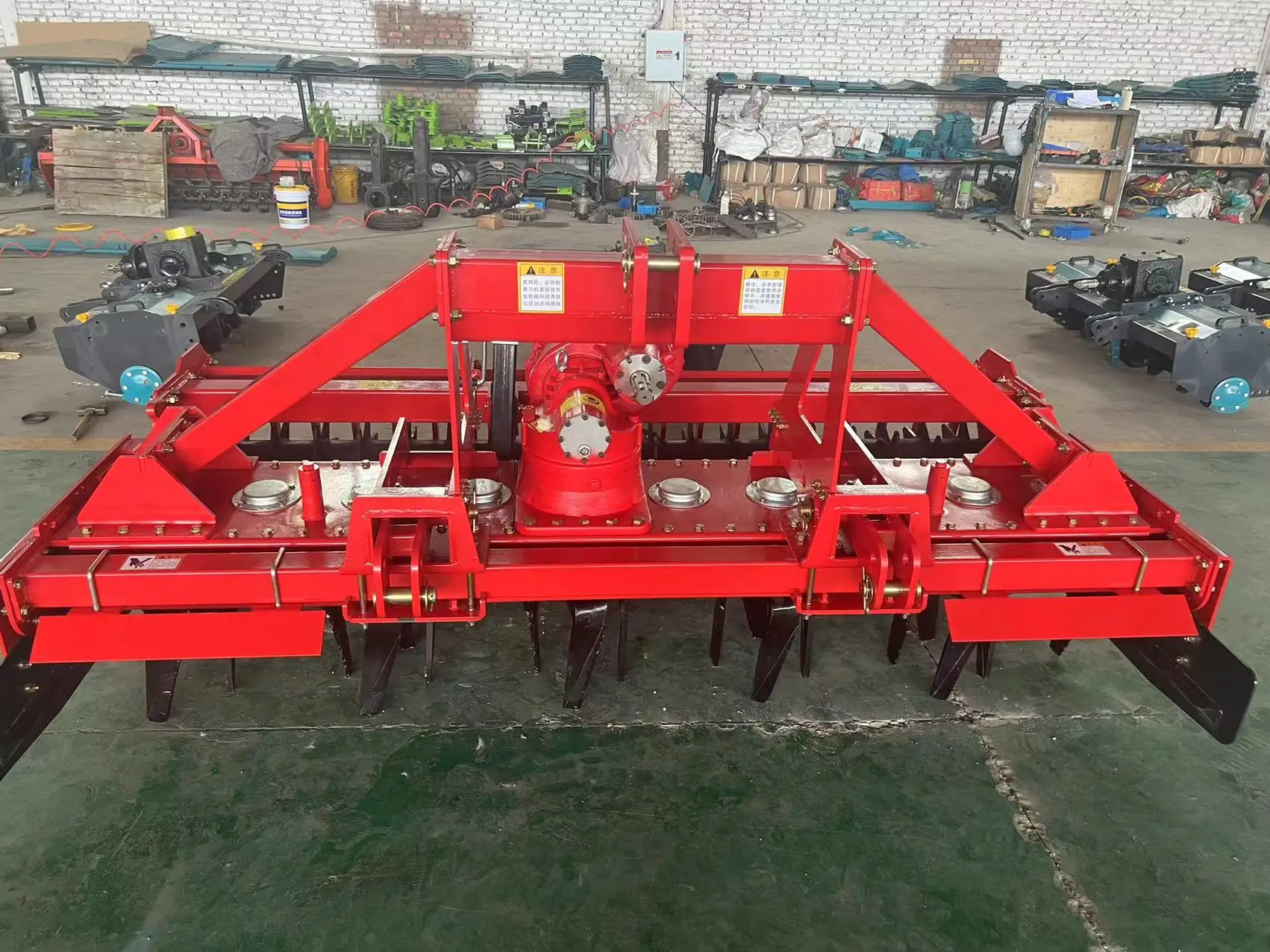 Brandneue Power Driven Harrow Rake Soil Land Power-Driven Rotary Tırmchenmaschine