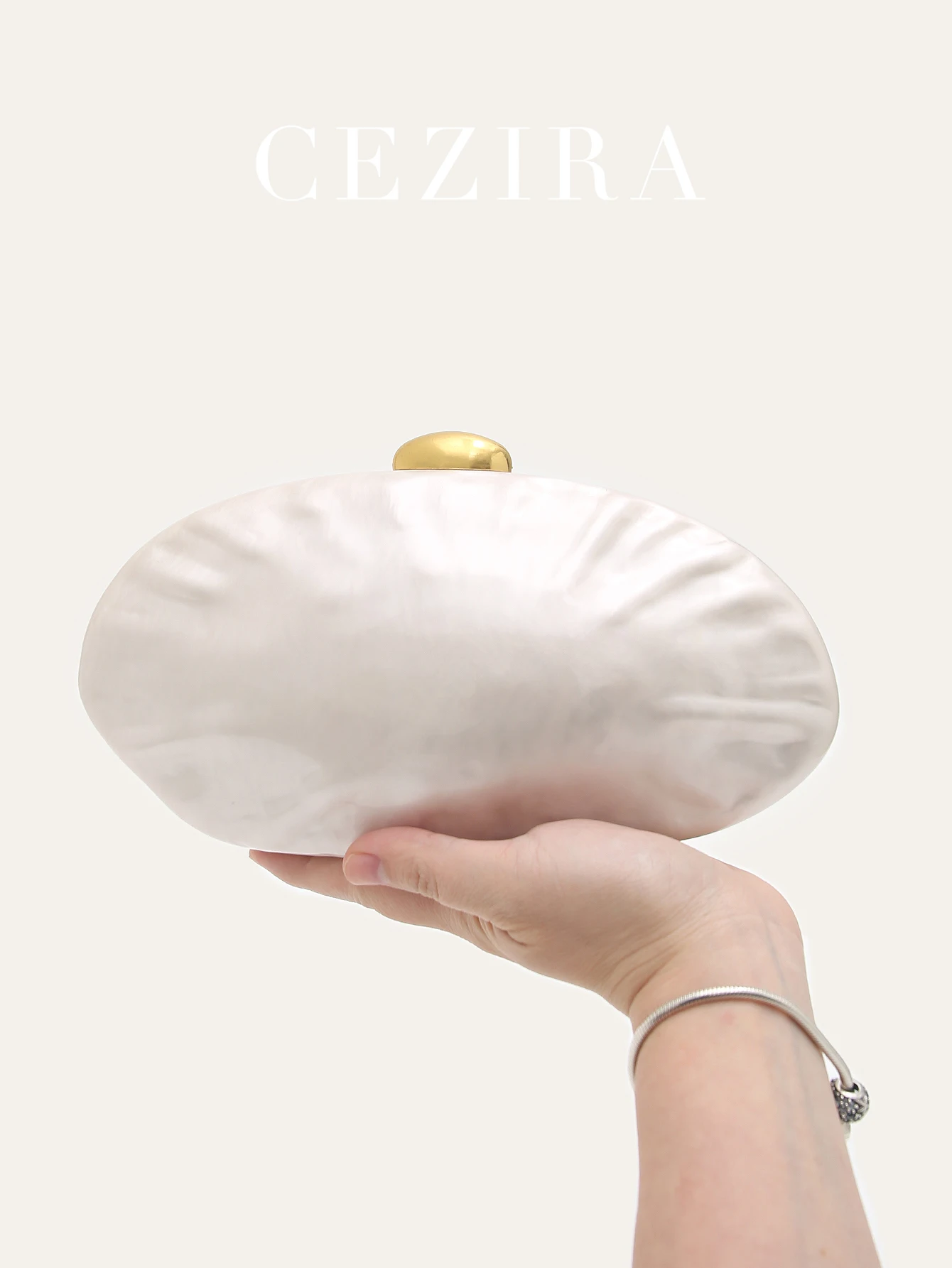 

CEZIRA Women's Fashion Elegant Acrylic Shell Shaped Clutch Handbag Long Chain Cross body Evening Bag Date Dinner Banquet Gift