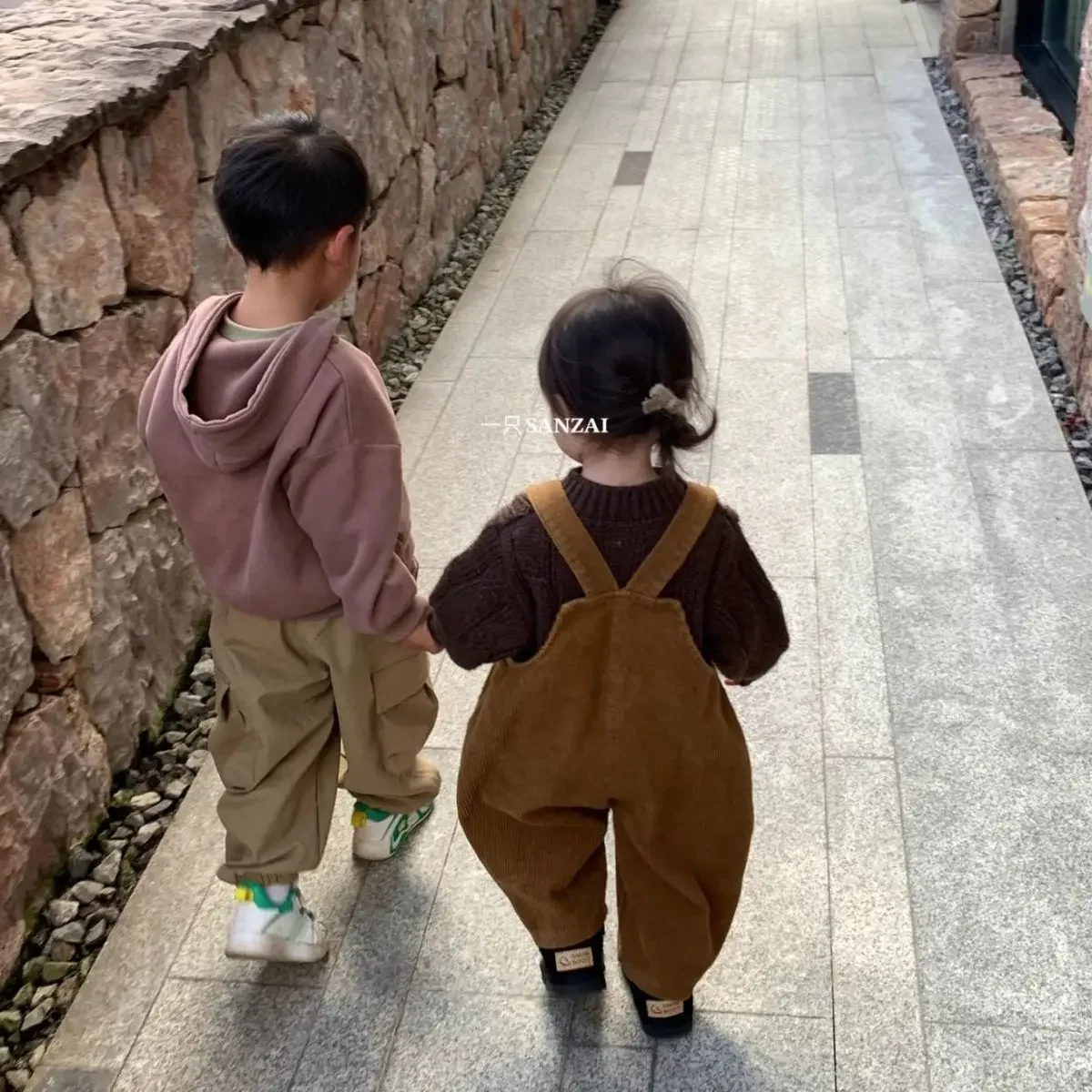 Children's Strap Pants Spring and Autumn 2026 New Style Boys and Girl Fashion Loose jumpsuit Pants+Sweater Two-piece Set