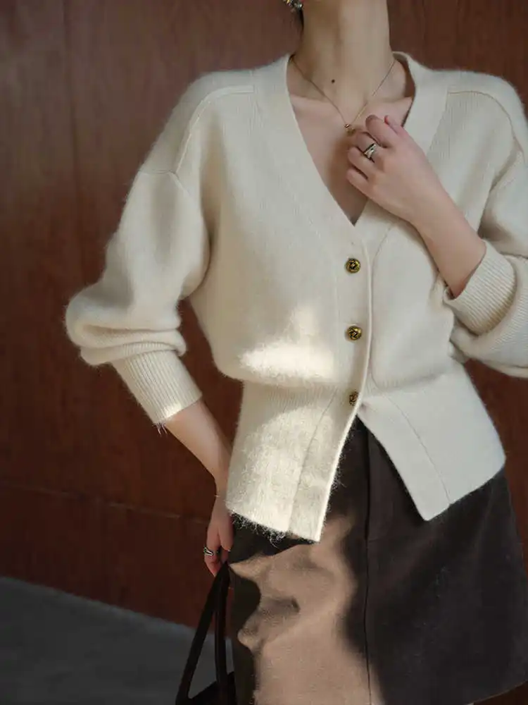 

Fashionable Apricot V-Neck Knitted Sweater For Women'S Autumn And Winter Design, Loose Fit And Chic Top