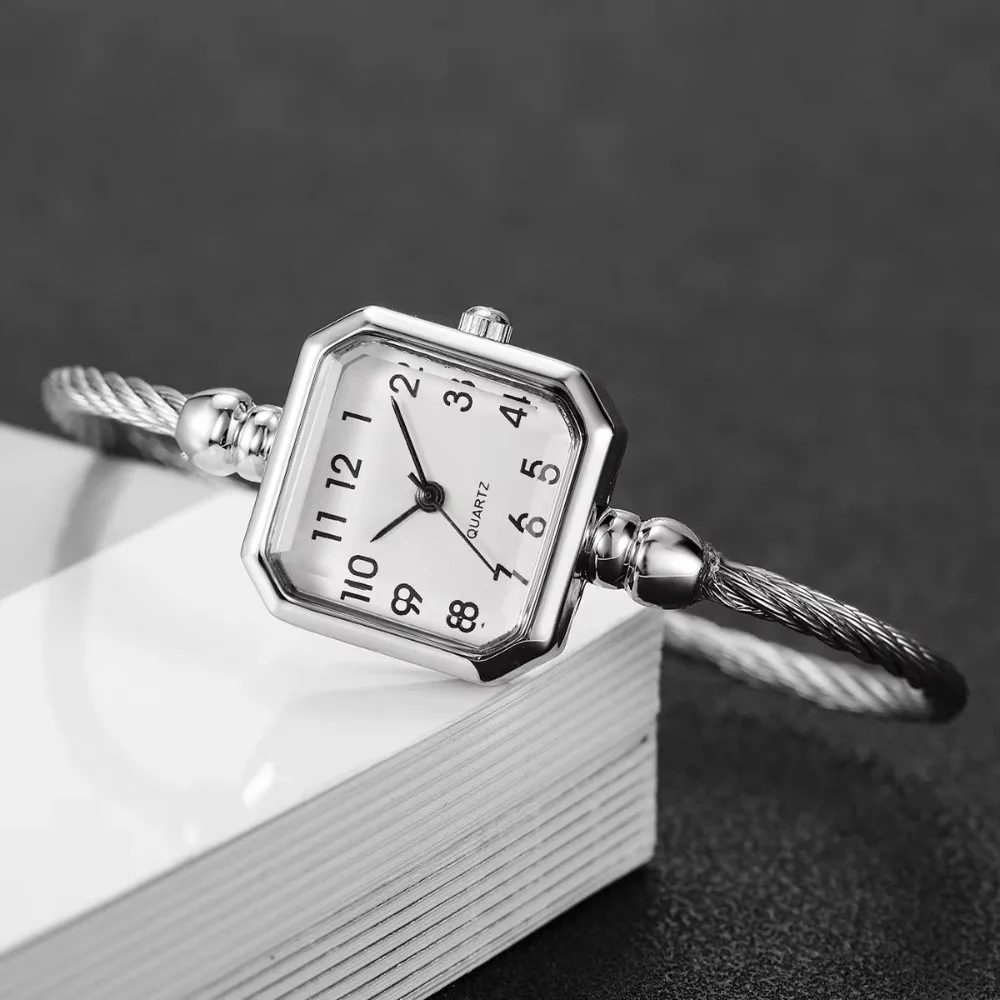 Open-Ended Bracelet Bracelet Watch Analog Display Compact Size Quartz Watch Miniature Design Digital Square Dial