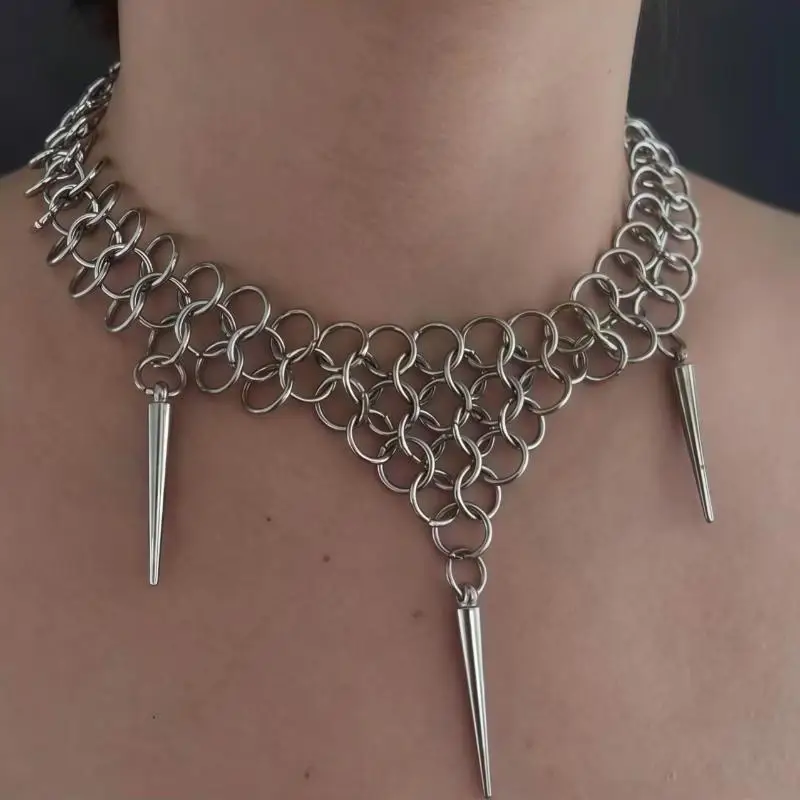 

Fashion Vintage Punk Gothic Hollow Ring Concatenation Chain Rivet Pendant Necklace For Women Geometric Accessories Gift