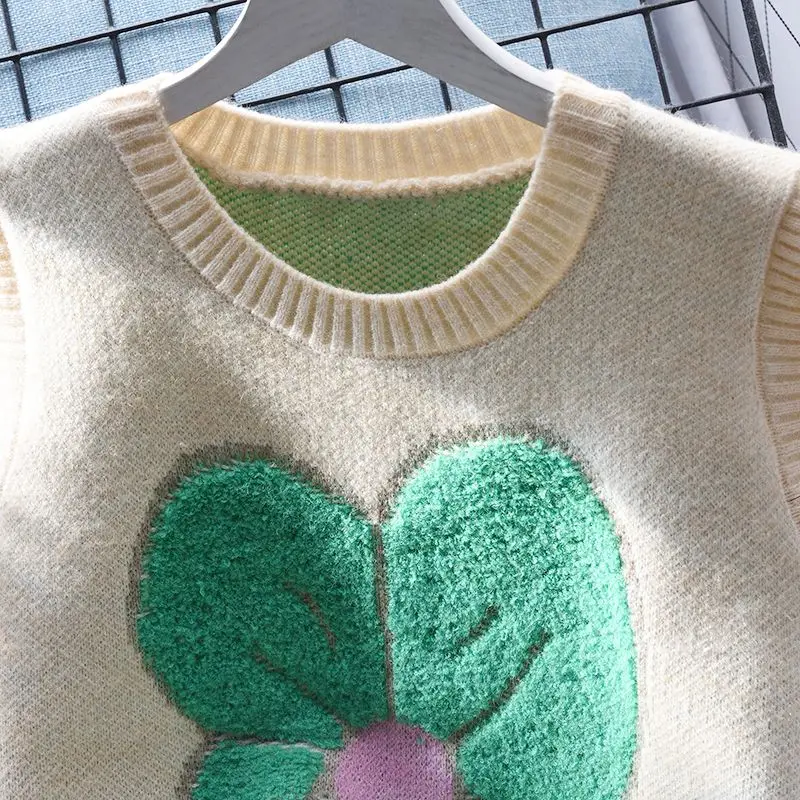 Lady Sweaters Beige Cropped Waistcoat Short Loose Knit Vests for Women Flowers Pullover Y2k Elegant Clothing Classic Warm