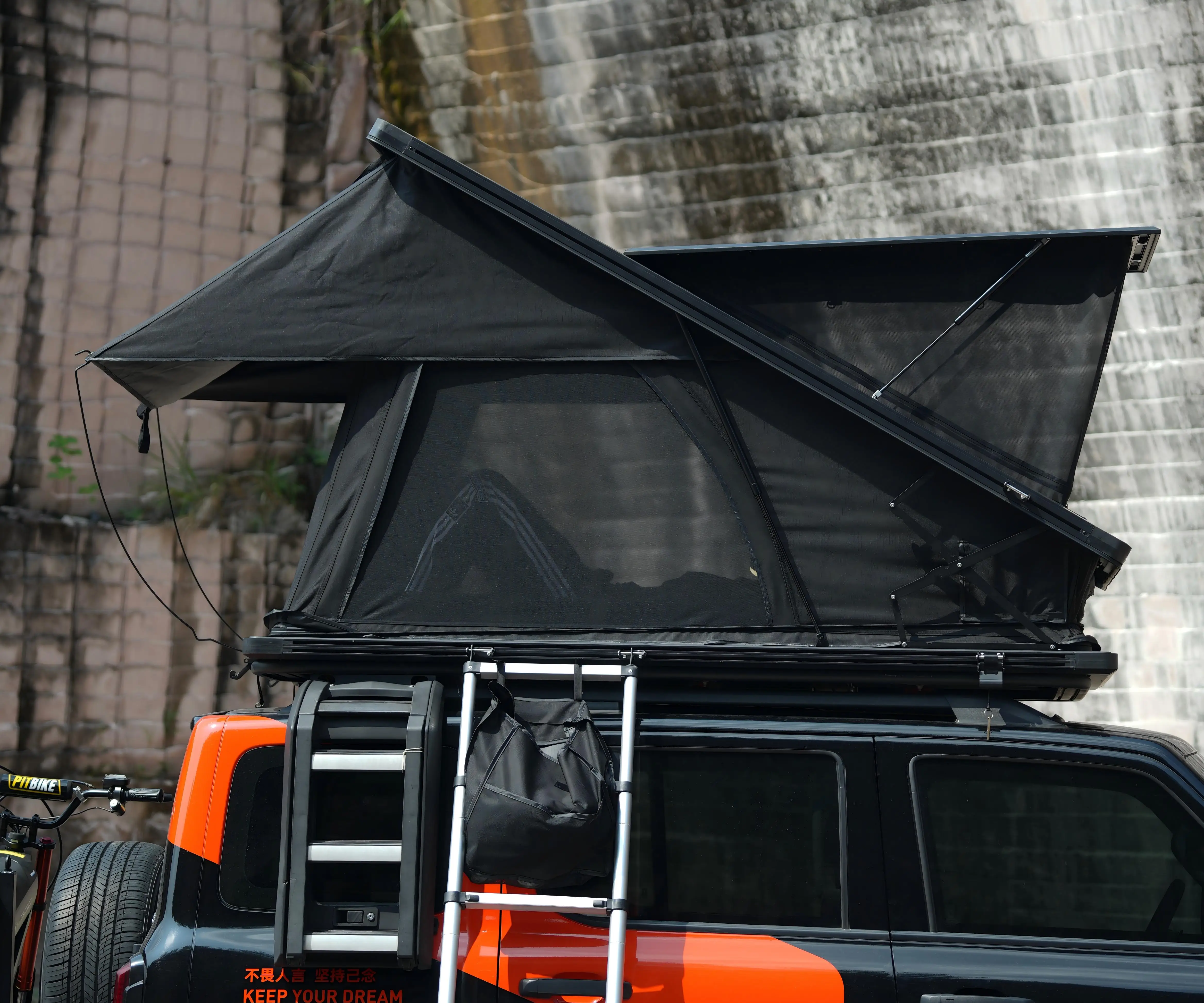 Aluminum Hard Shell Roof Top Tent , Waterproof Oxford Cloth. 2-Person Pop Up Car Tent For Camping. Stainless Steel Hardware.