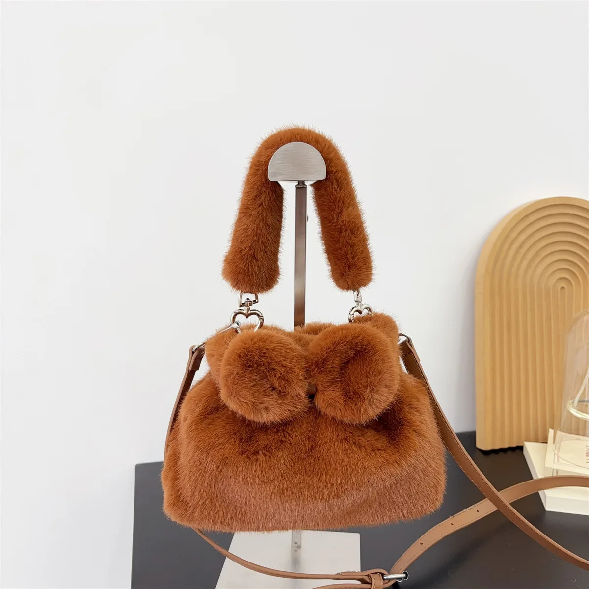 

Plu Knot Handbag Fake Fur Fall Winter Versatile Lady High-End Feeling Crossbody Bag Ele Chic Daily Use