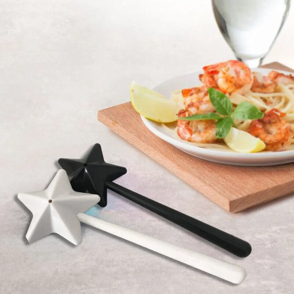 New Plastics Salt Shakers Star Long Hand Condiment Jar Utensils Salt Pepper Magic Wands Household
