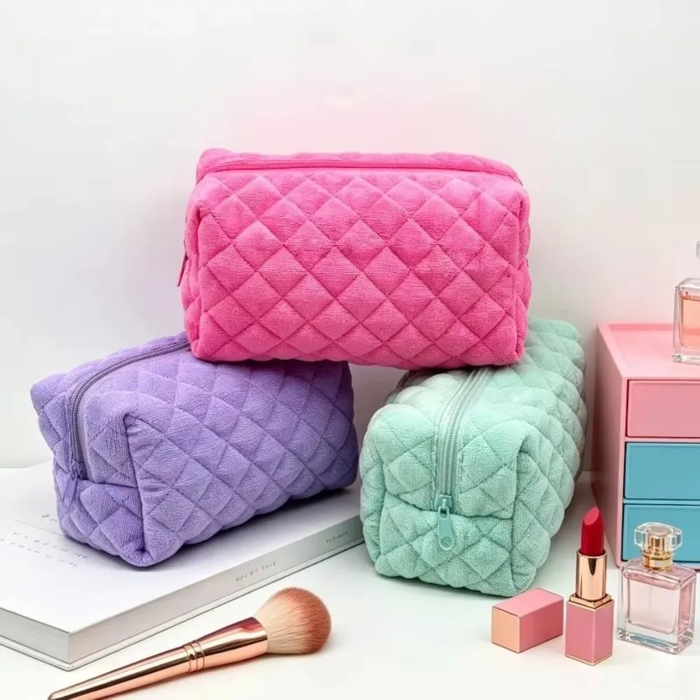 Portable Large Capacity Makeup Bag Quilted Multifunctional Skincare Storage Bag Soft Fluffy Lightweight Cosmetic Bag Women