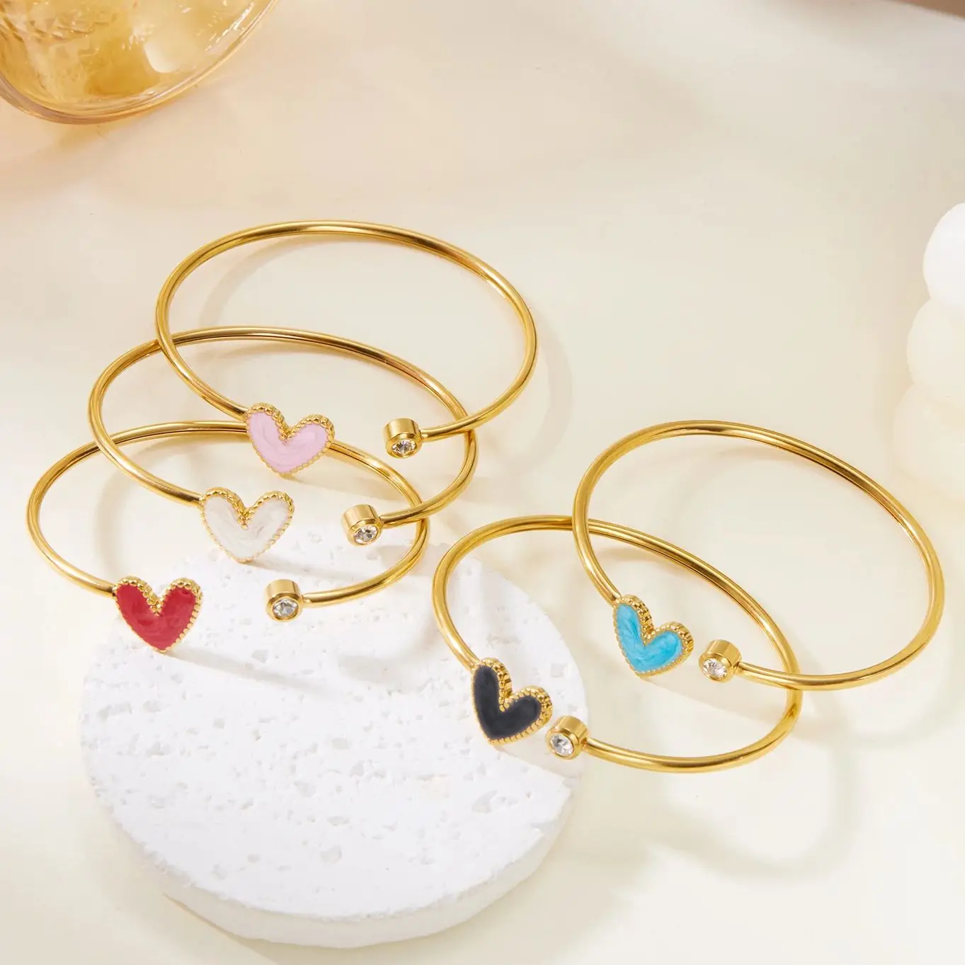 Neue Trendy Vergoldete Einfache Herz Manschette Armreifen für Frauen Hohe Qualität Edelstahl Kristall Armbänder Wasserdicht Schmuck – Detail 1