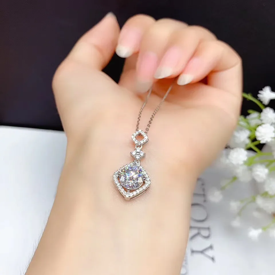 Moissanite Necklace Ladies Party 925 Sterling Silver Necklace Ladies gra Certificate Passed Diamond Instrument Test