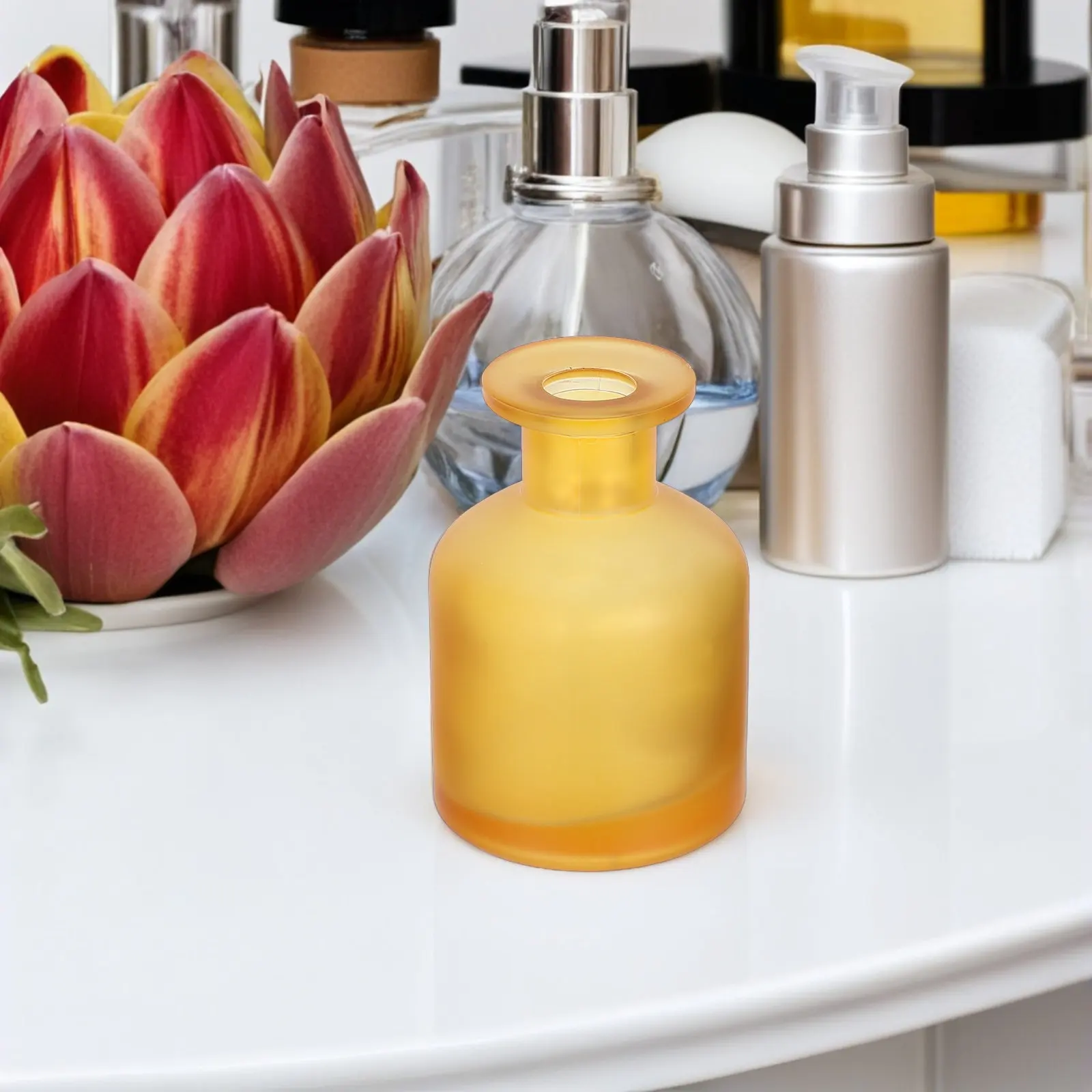

3Pcs Refillable Glass Reed Diffuser Bottles 130Ml Elegant Aromatherapy Oil Diffuser Jars for Home Office Car Dashboard Fragrance