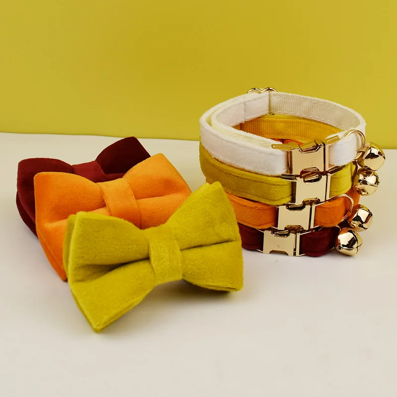 Samt-Katzenhalsband Personalisiertes Angepasstes ID-Etikett Kätzchen-Halsbänder Halskette mit Glocke und Fliege Maßgefertigtes Kleines Halsband – Detail 3