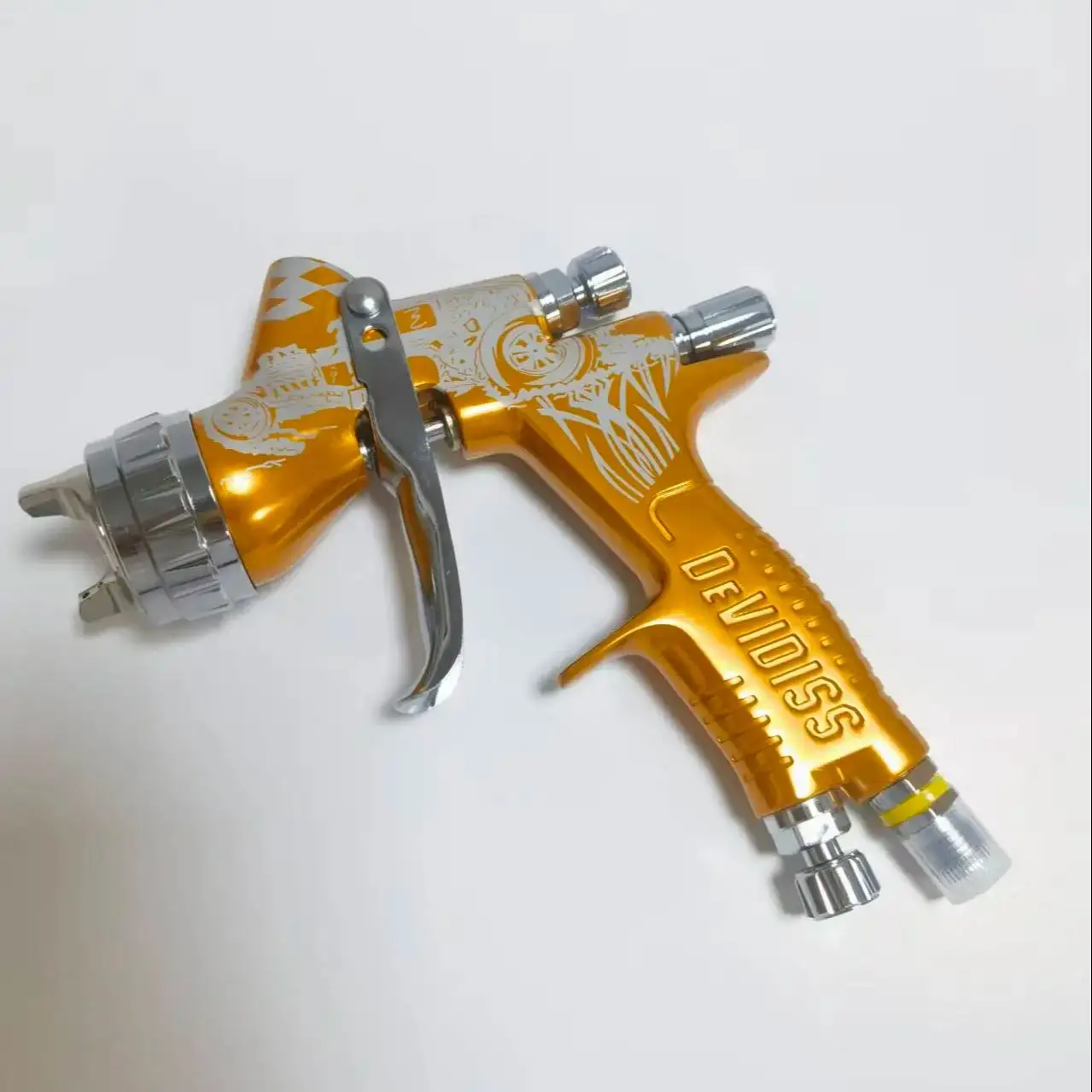 

Популярный краскопульт DEVIDISS Pro TE20 Lite HVLP с системой гравитационной подачи 1,3 мм и бачком 600 мл, подходит для всех видов автомобильной окраски.