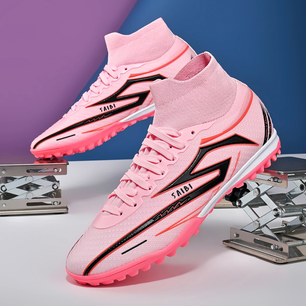 

Men's football shoes TF broken nail outdoor sports shoes, wear-resistant and anti slip, exclusive to sports enthusiasts