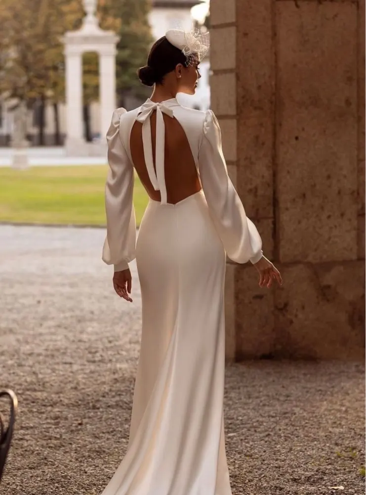 Vestido de novia elegante con cuello Halter para mujer, vestido de novia de manga larga, Sexy, sin espalda, personalizado a medidas, 2023