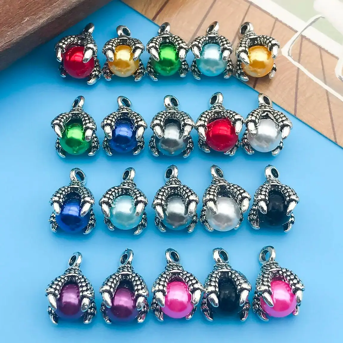 Zufällig gemischt 20 Stück Metall Retro Dragon Claw Charms Anhänger Goth Rock Hip Hop Party Schmuck für DIY Halskette Armband Ohrringe