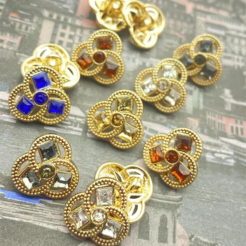 

Новинка, 14 мм, 50 шт./пакет, три кольца, пересекающие, ручная работа, сделай сам, квадратная нашивка с бриллиантами, металлические пуговицы, рубашка, аксессуары для одежды, пуговицы